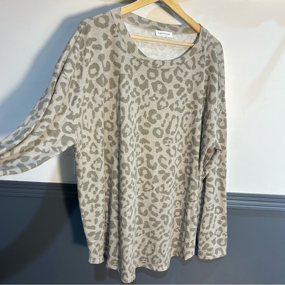 First Love Lightweight Leopard Plus Size Sweater - Picture 2 of 9